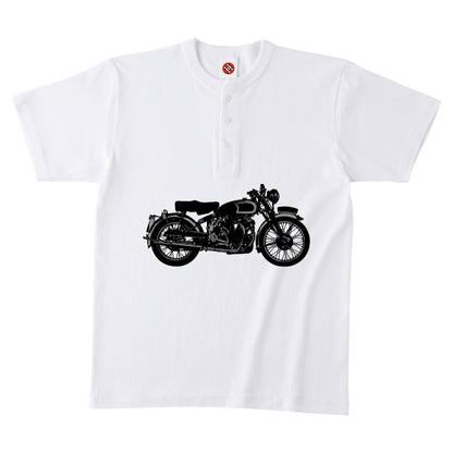 「ヴィンテージ・バイクが鈍い光を浮かべる時」ヘンリーネックTシャツ