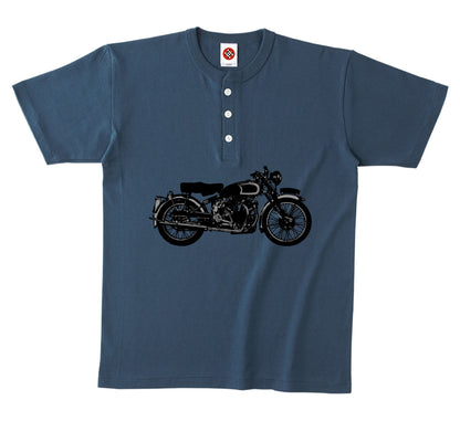 「ヴィンテージ・バイクが鈍い光を浮かべる時」ヘンリーネックTシャツ
