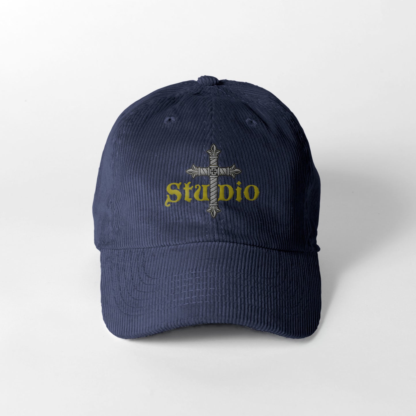 Studio + 皇家十字刺绣灯芯绒帽